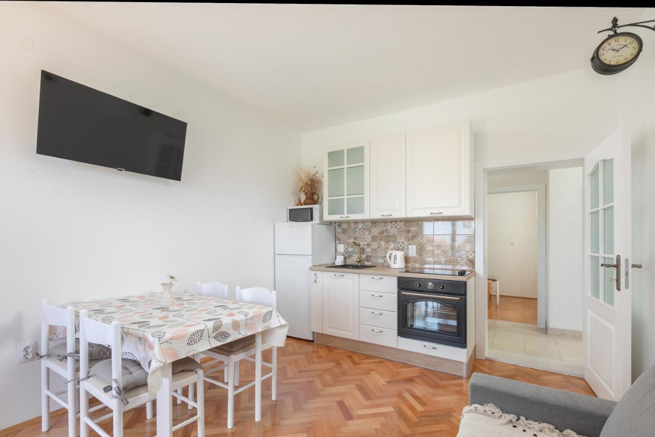 Apartman Ana Boric Podgora Exteriör bild